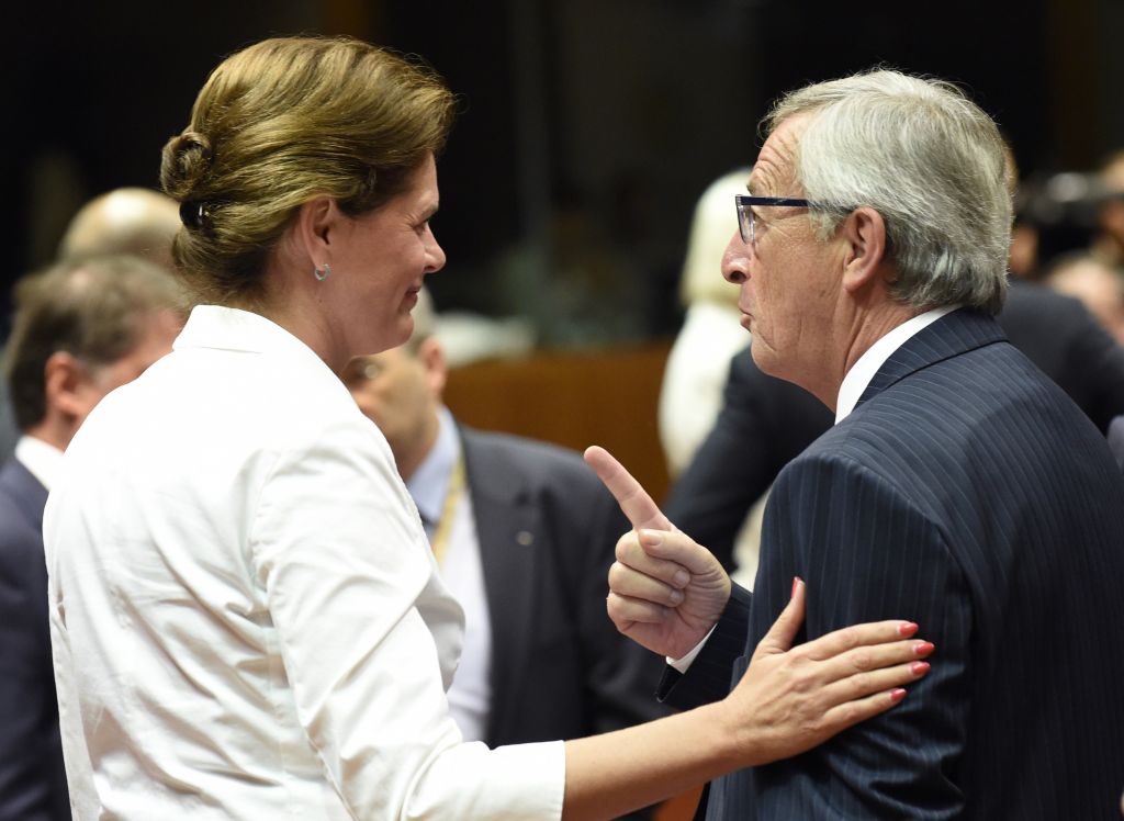 Bratuškova že pri Junckerju, SDS želi izredno sejo parlamenta