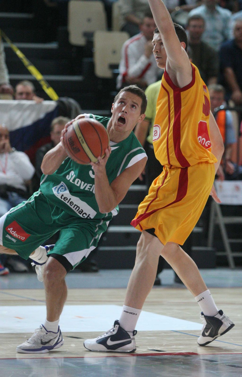 Študent Jaka Lakovič bo spet igral košarko