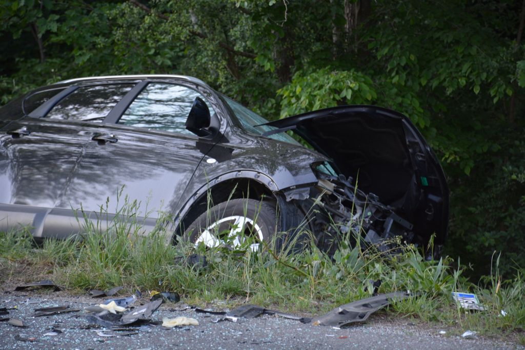 FOTO: Nesrečo povzročil pijan voznik, to so razbitine