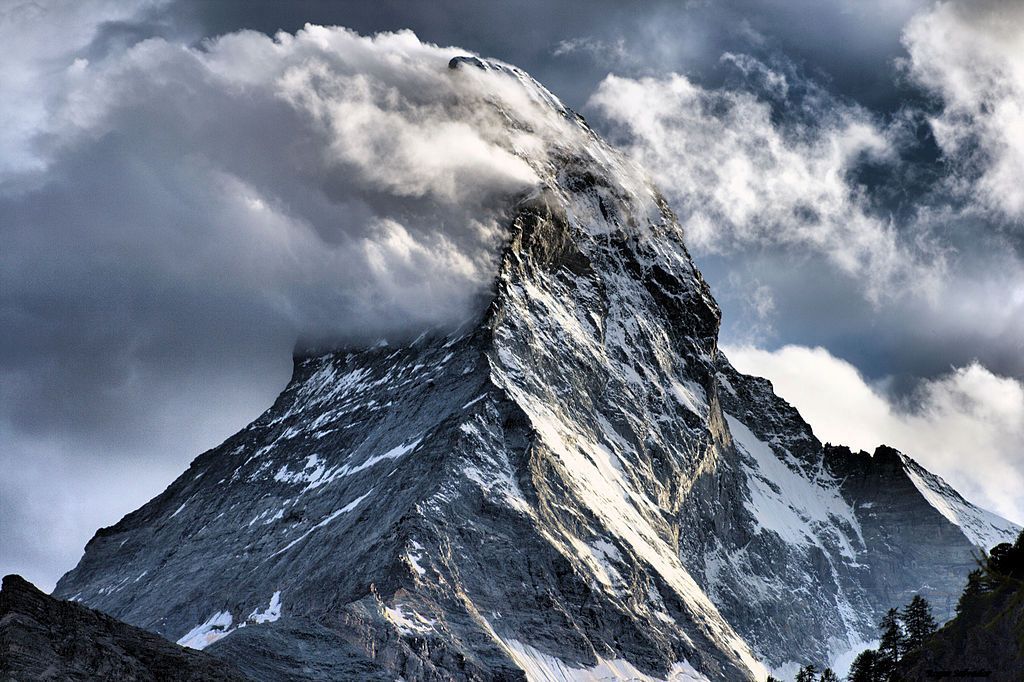Pod Matterhorn derejo z vseh celin