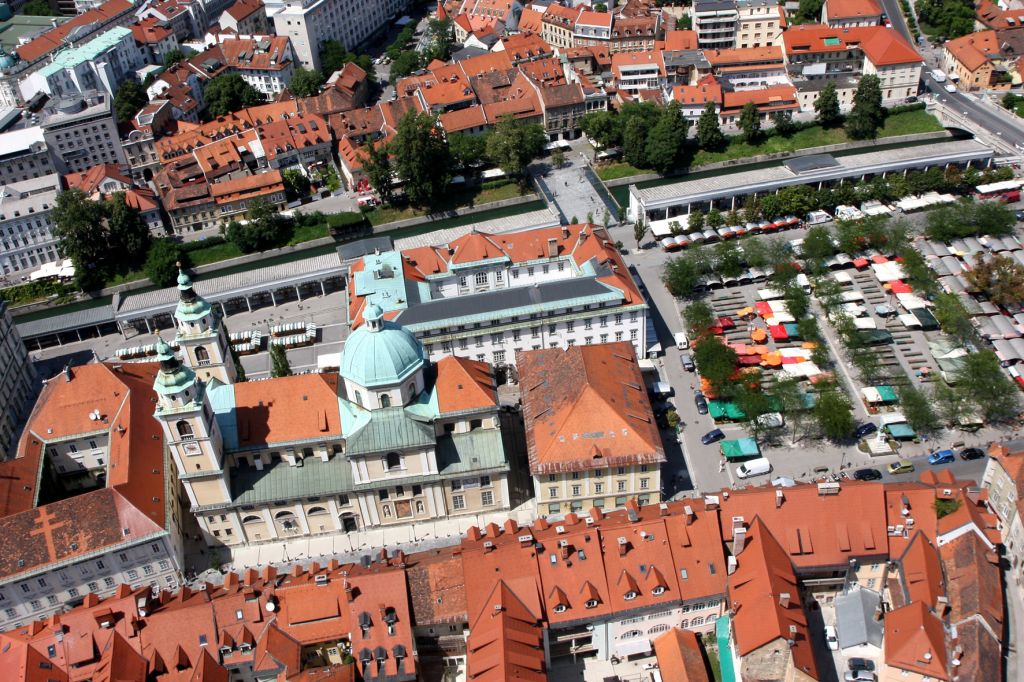 Turist v Ljubljani na dan zapravi 140 evrov