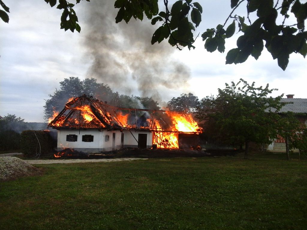 Na Filovskem bregu zažgali še eno hišo