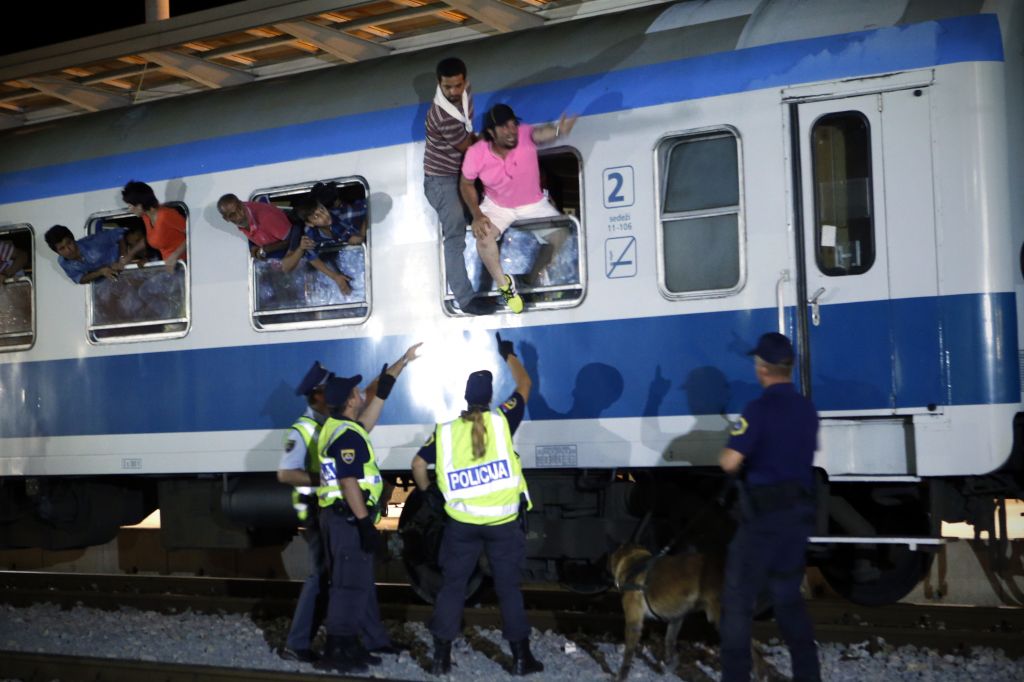 Na begunskem vlaku kokakola po 25 evrov