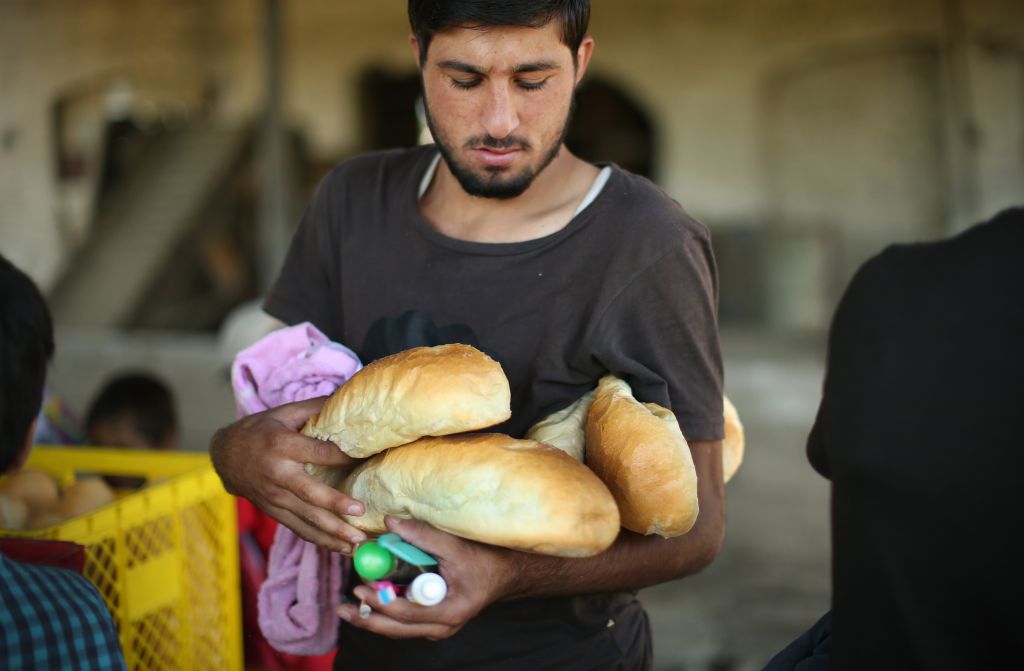 Vojak je kradel kruh za begunce