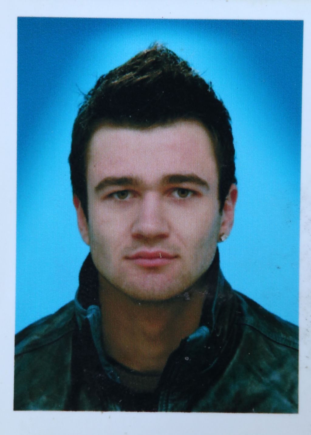 FOTO: Je Andrej (25) nag po cesti skakal in umrl zaradi flakke?