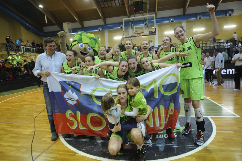 Slovenke krog pred koncem kvalifikacij že uvrščene na svoj prvi eurobasket