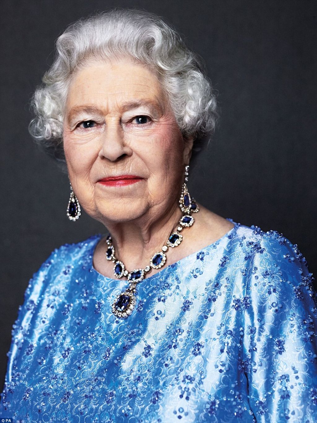 Elizabeta II. najdlje na britanskem prestolu
