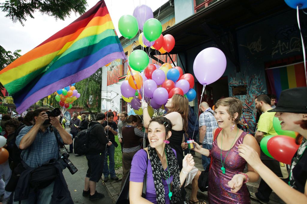 Srb obsojen zaradi sovražnega govora proti homoseksualcem