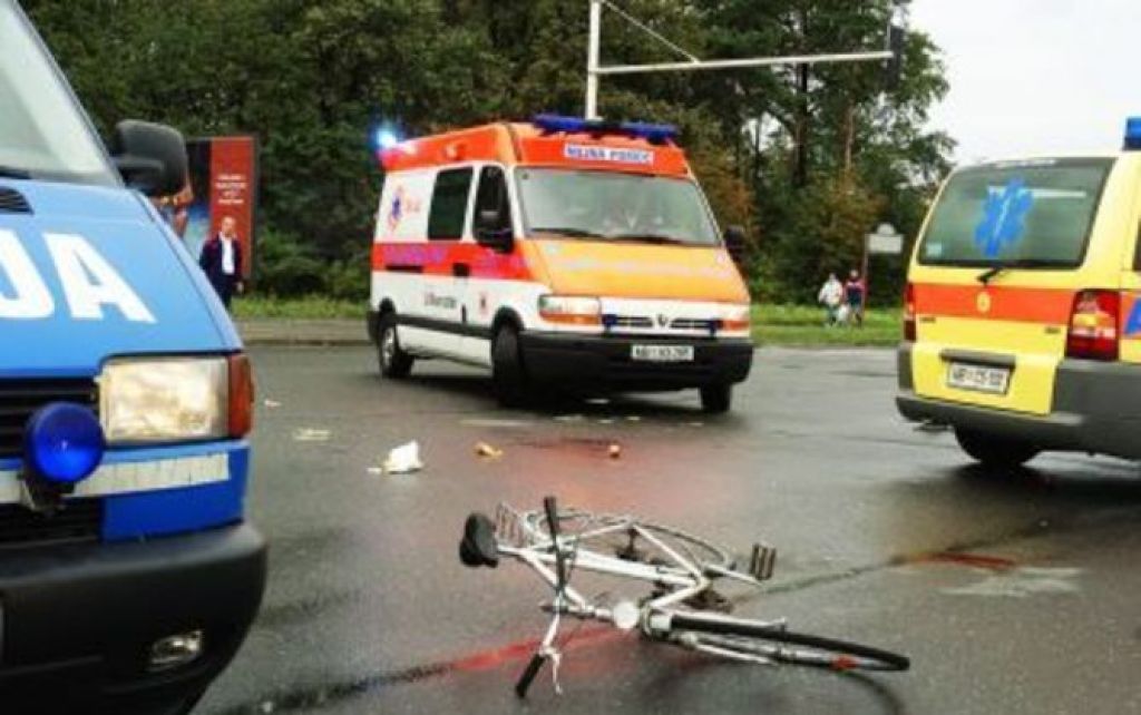 Na Goriškem kolesar padel po cestišču