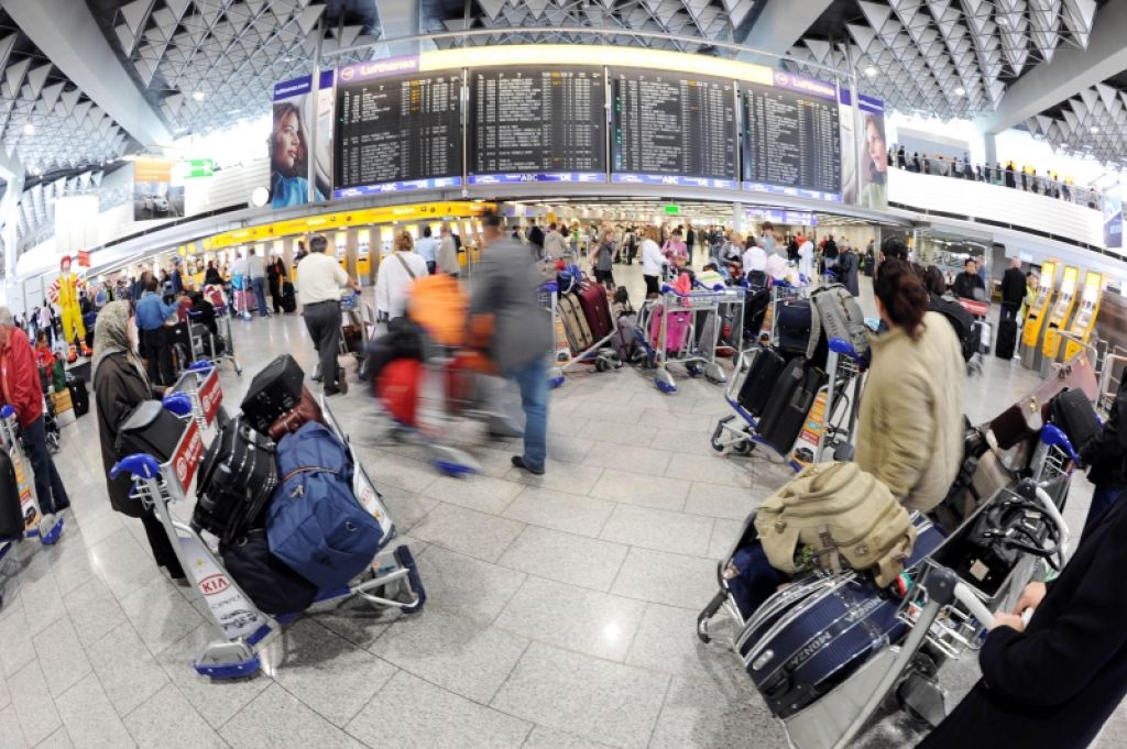 Panika na londonskem letališču: evakuirali potnike