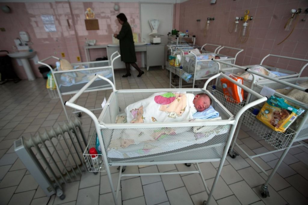 Spomin na leto 1999: v novomeški porodnišnici zamenjali otroka