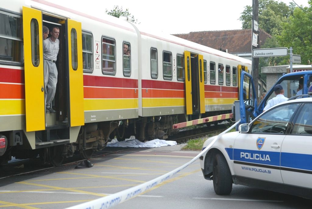 Polzela: ognjeni zublji zajeli potniški vlak 
