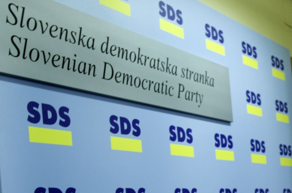 SDS: Pri Jankoviću se združujeta levi in desni ekstremizem