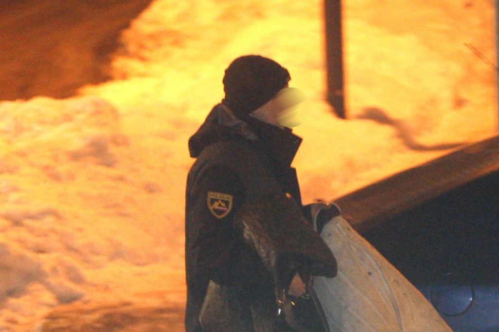 Policijska akcija blizu Kočevja: 20-letnik streljal s kalašnikovko