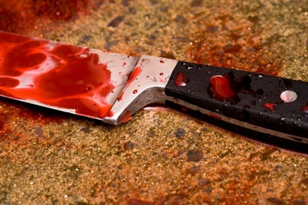 Krvavo v Izoli: po sporu se je vrnil z nožem in ga trikrat zabodel