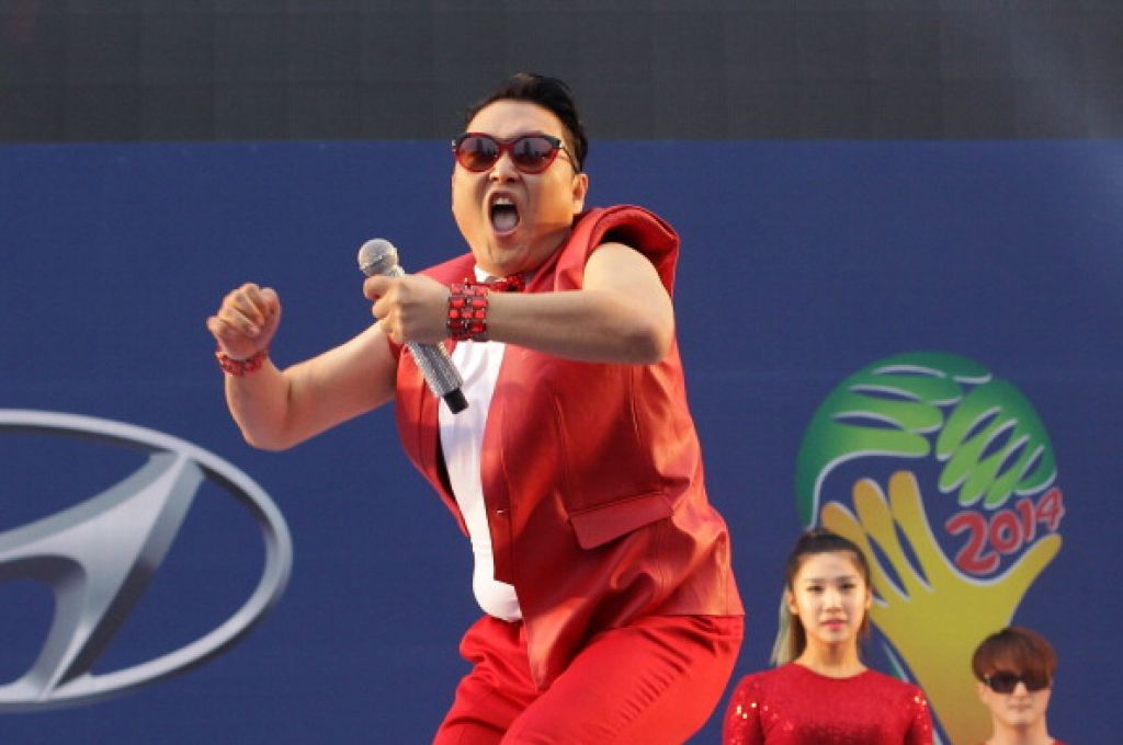 VIDEO: Poklon pokojnemu igralcu s prestola vrgel Gangnam Style
