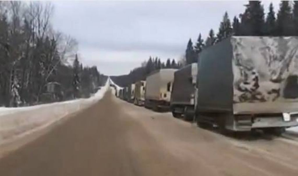 VIDEO: Zaradi snega 200-kilometrski zastoj