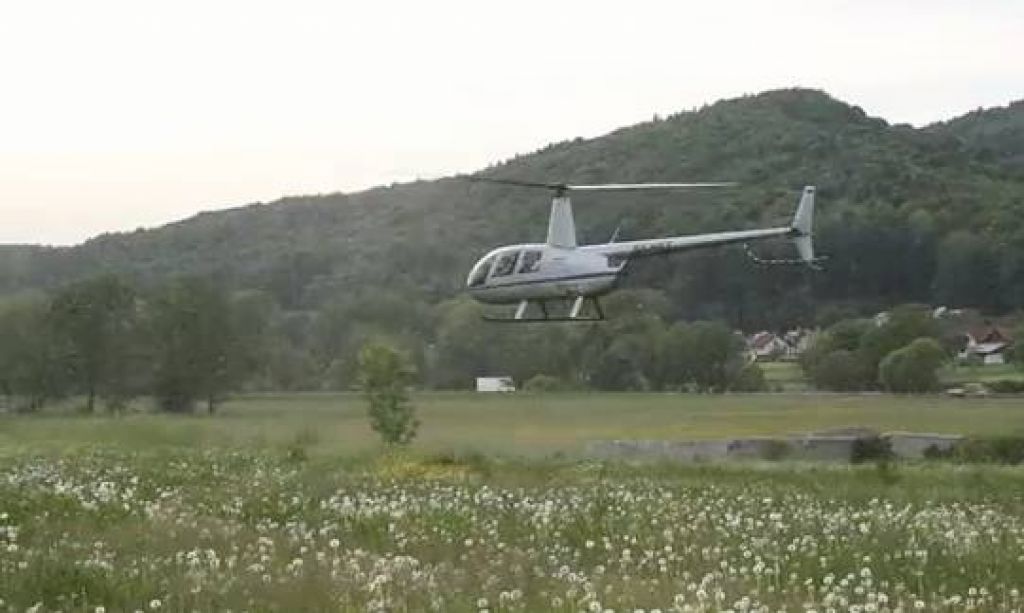 FOTO: S helikopterjem na poroko v hotel Lev