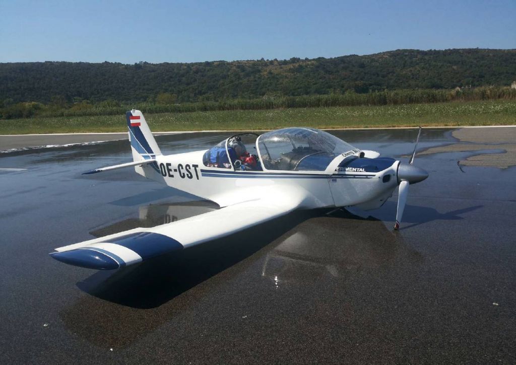 FOTO: To je letalo, ki je v Portorožu pristalo brez spuščenih koles
