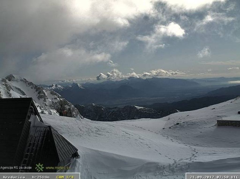 FOTO: Zimska idila v Sloveniji, imajo kar 80 centimetrov snega
