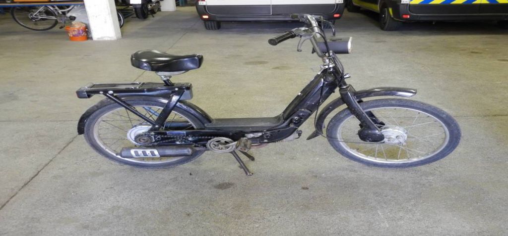FOTO: Te mopede je našla policija. Prepoznate svojega?